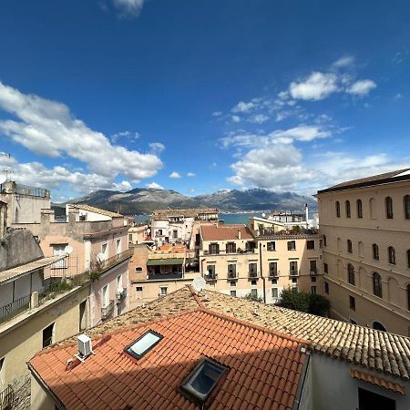La Finestra Sul Duomo Apartment Gaeta Bagian luar foto