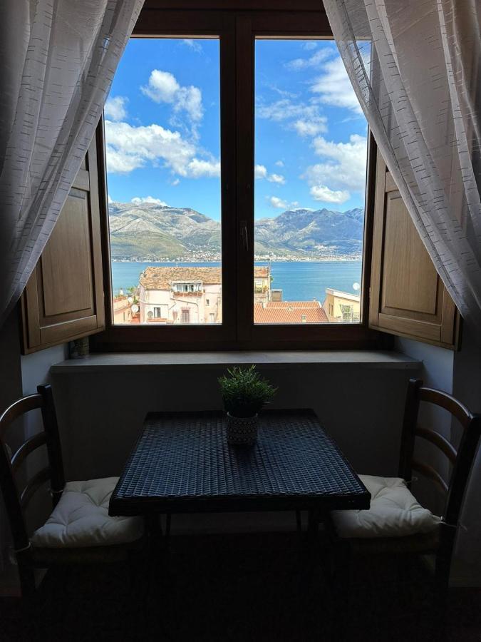 La Finestra Sul Duomo Apartment Gaeta Bagian luar foto