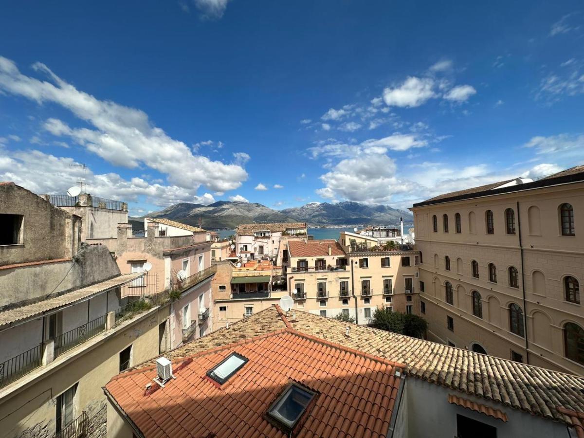 La Finestra Sul Duomo Apartment Gaeta Bagian luar foto